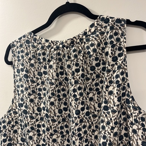 Beautiful Loft Womens Romper! - Picture 4 of 5